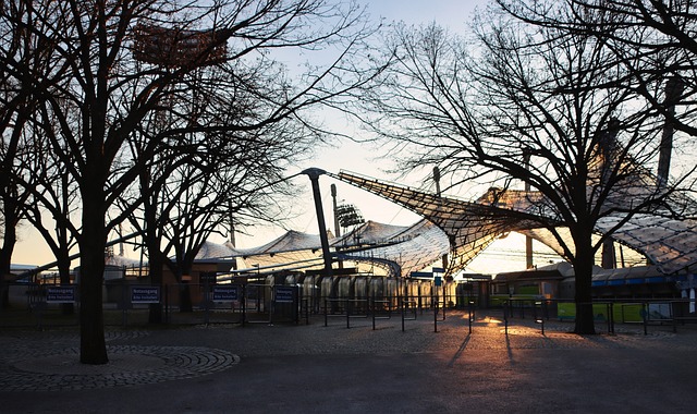 邮报评曼联近5年引援TOP30：姆伯莫第1，C罗第4，桑乔垫底