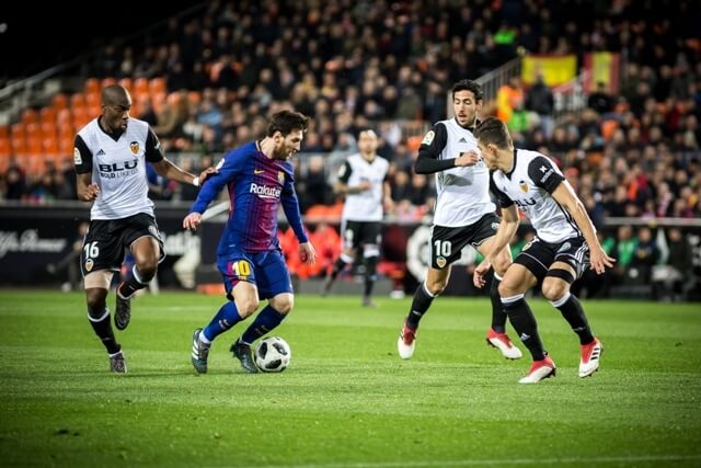 中超：山东泰山主场2-0完胜河南队