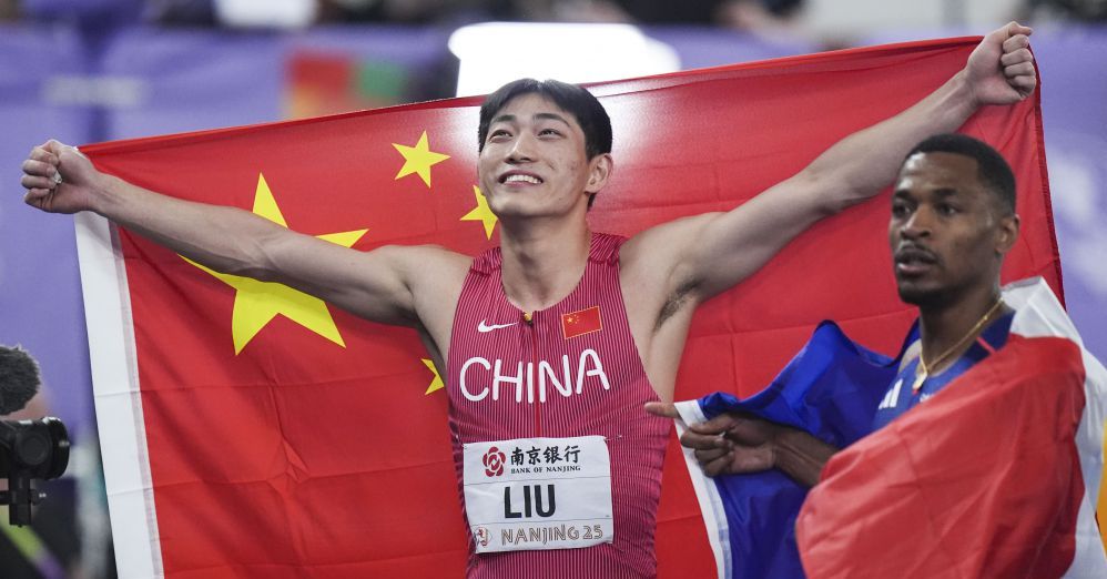 3C：退役三天前我和莱万说不想再为任何球队踢球，除非是巴萨