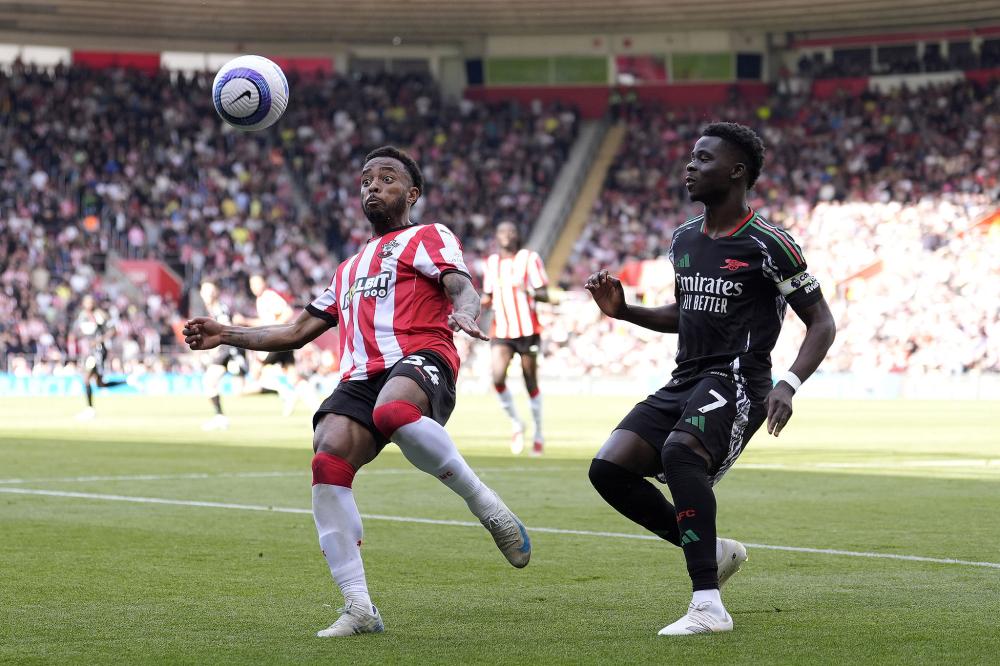 迪洛伦佐：德布劳内是笔重要的引援，他刚来时我们都很好奇他